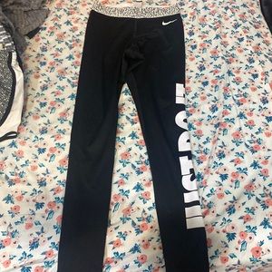 Nike Pro Womens Leggings